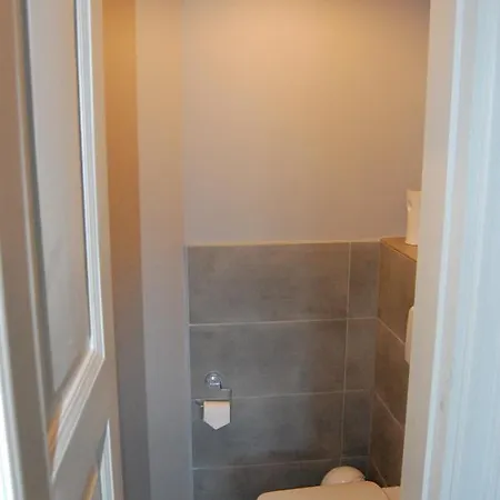 Old Town Apartment *
